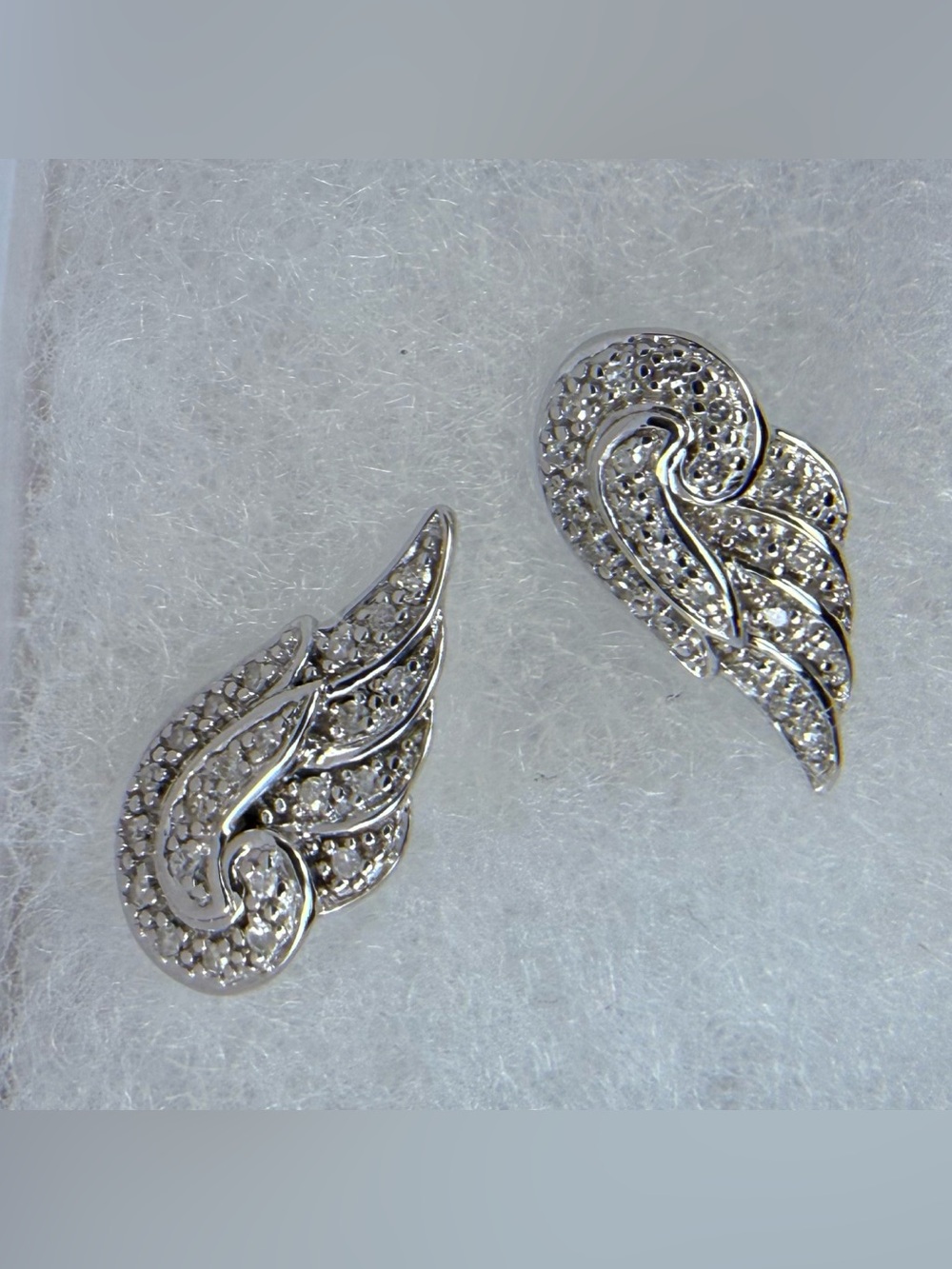 NWT! Affinity Diamond Stud Earrings